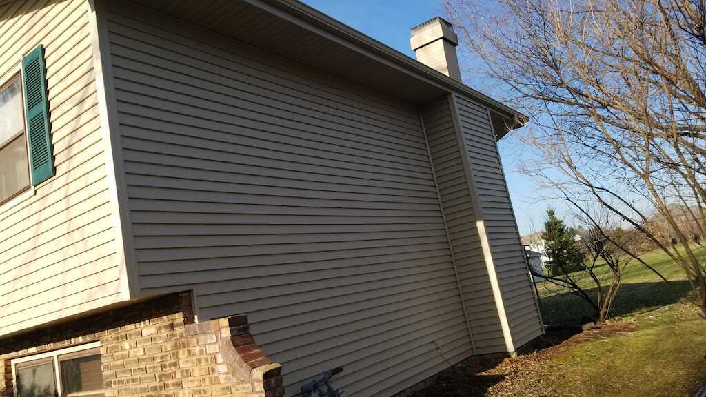 Residential Vinyl Siding Replacement in St. Charles, IL