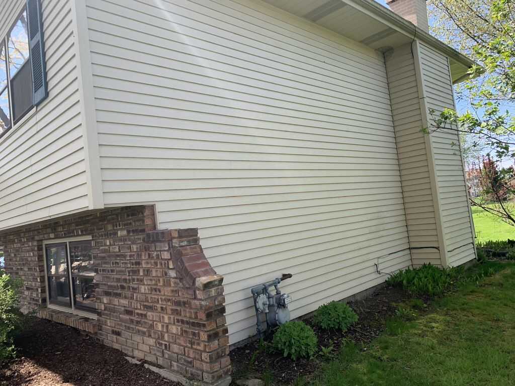Residential Vinyl Siding Replacement in St. Charles, IL